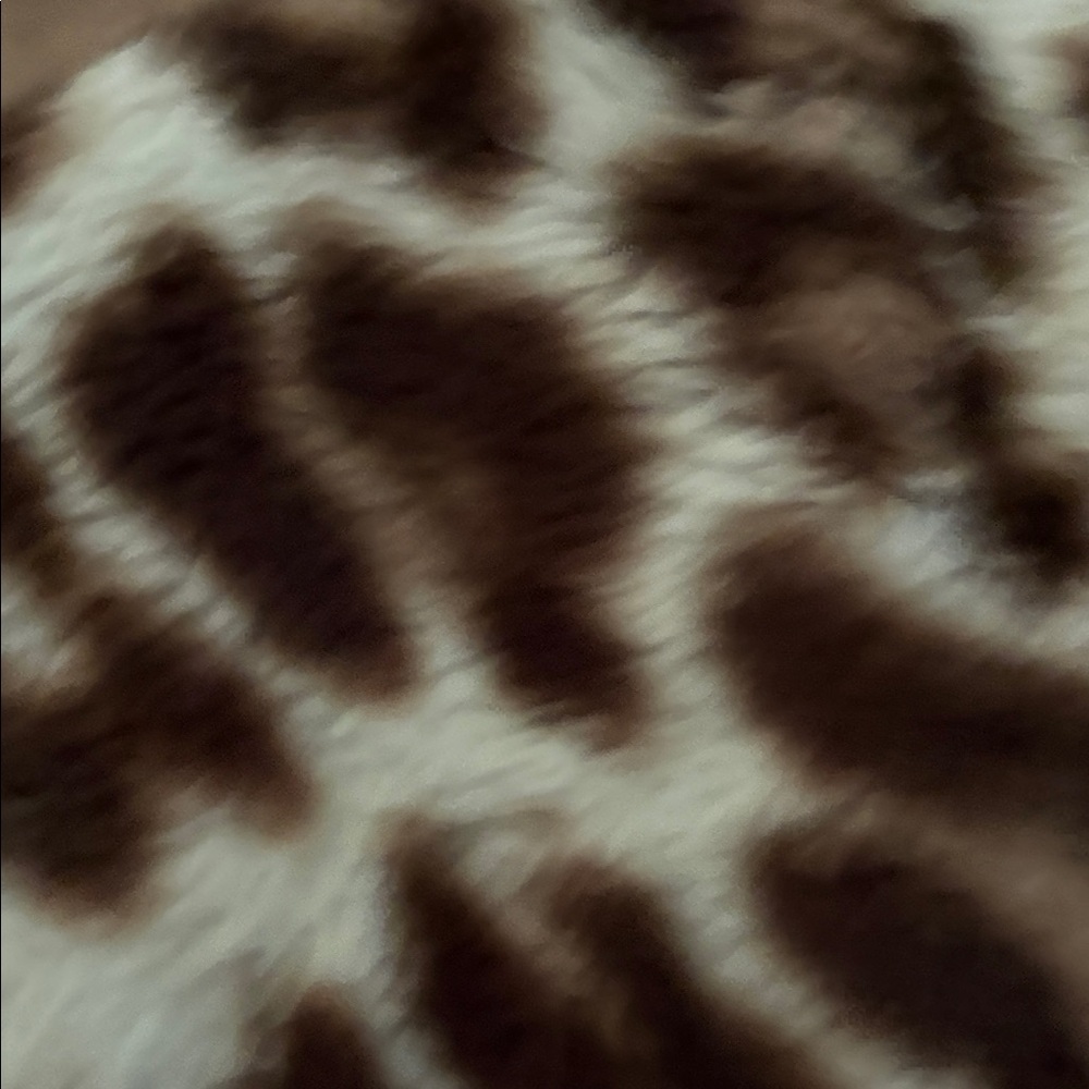 Chic Leopard Print Faux Fur Wrap